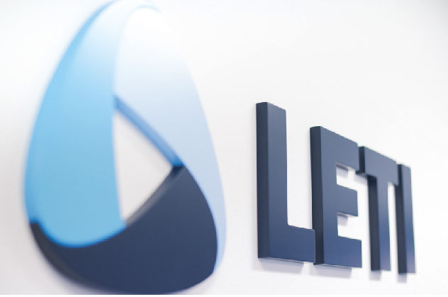 Foto LETI Logo Buchstaben an Wand